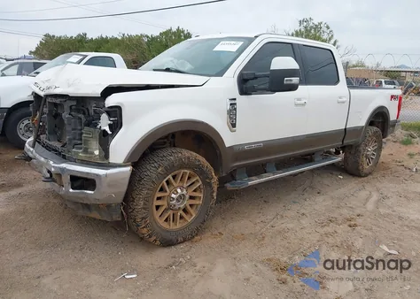 2017 Ford F-250 Lariat z USA, uszkodzony, nr VIN 1FT7W2BT5HEC77175